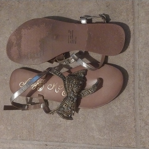 Naughty Monkey Leather Thong Sandals Size 8.5 - Picture 7 of 7